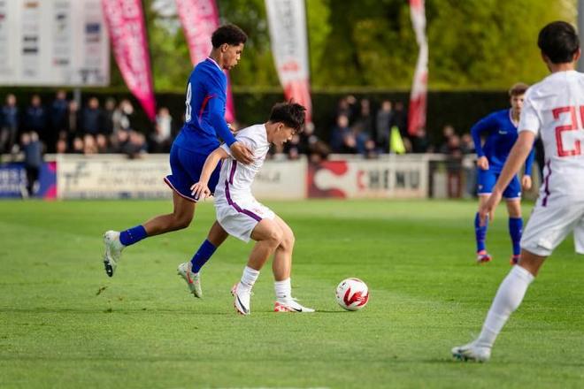 U16男足天才云集令国人看到未来J9九游会首战逼平法国队！中国(图4)