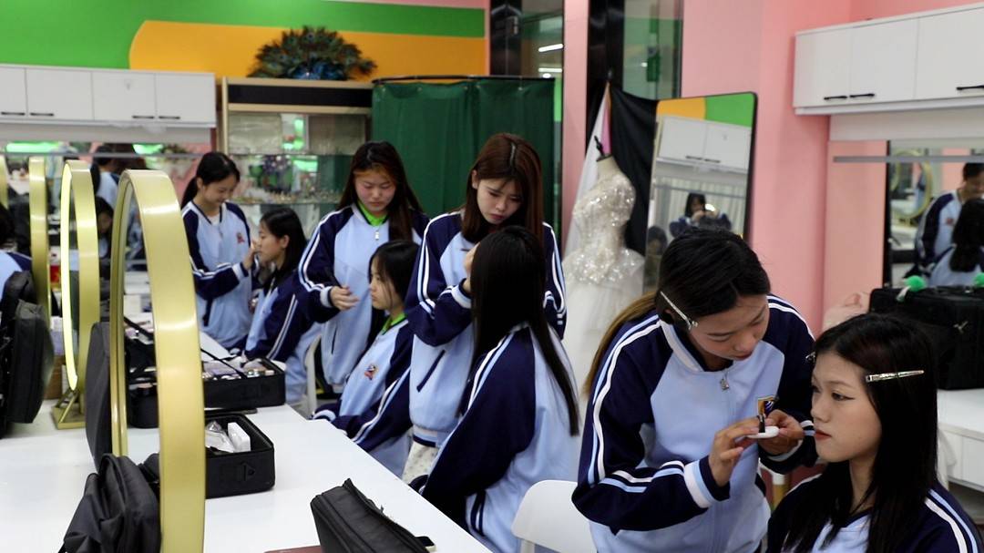 中毕业美妆培训学校美妆培训中心费用情况j9九游会登录总结20